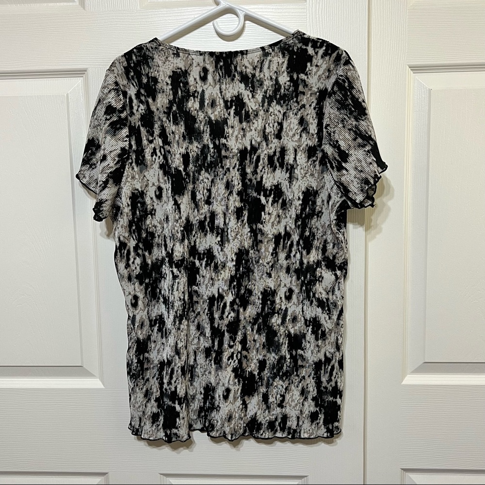 Notations Plus-Size Mock 2-Piece Top Size 3X - Picture 2 of 10